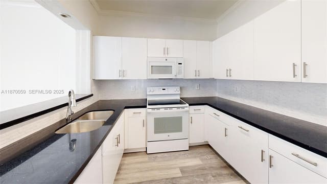 230 SE 9th Avenue 2, Homestead, FL 33033