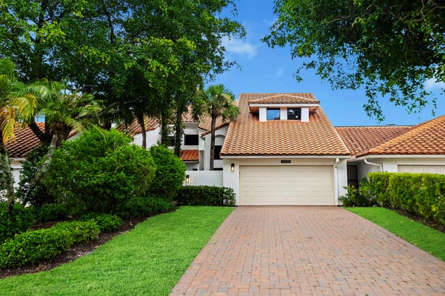 2435 Windsor Way Court, sold in Windsor Way 1, Wellington, FL