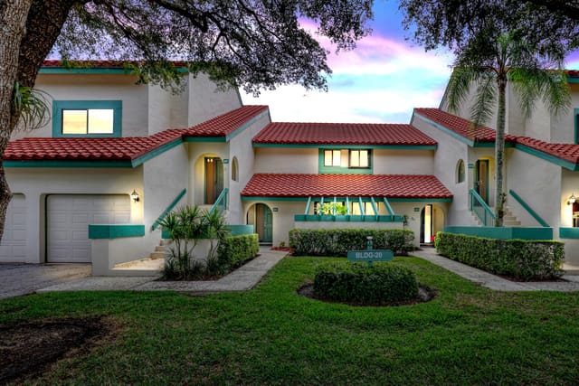 20 Lexington Lane W B, Palm Beach Gardens, FL 33418