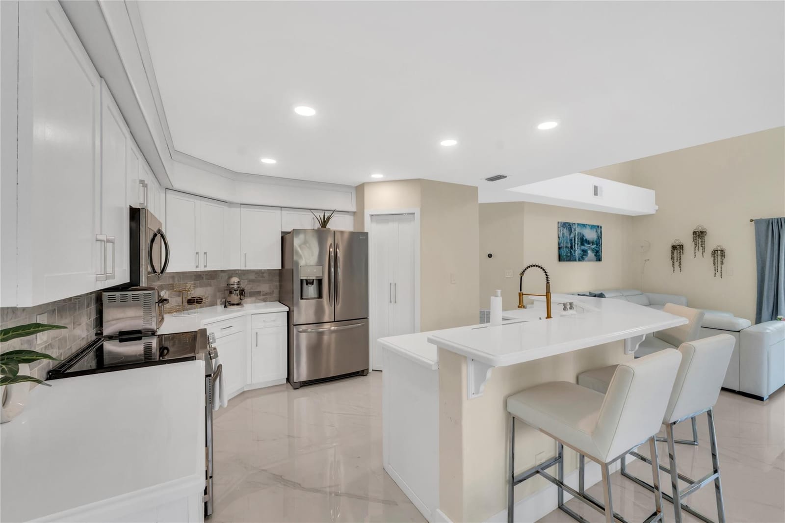 960 NW 201st Terrace, Pembroke Pines, FL 33029 photo 22