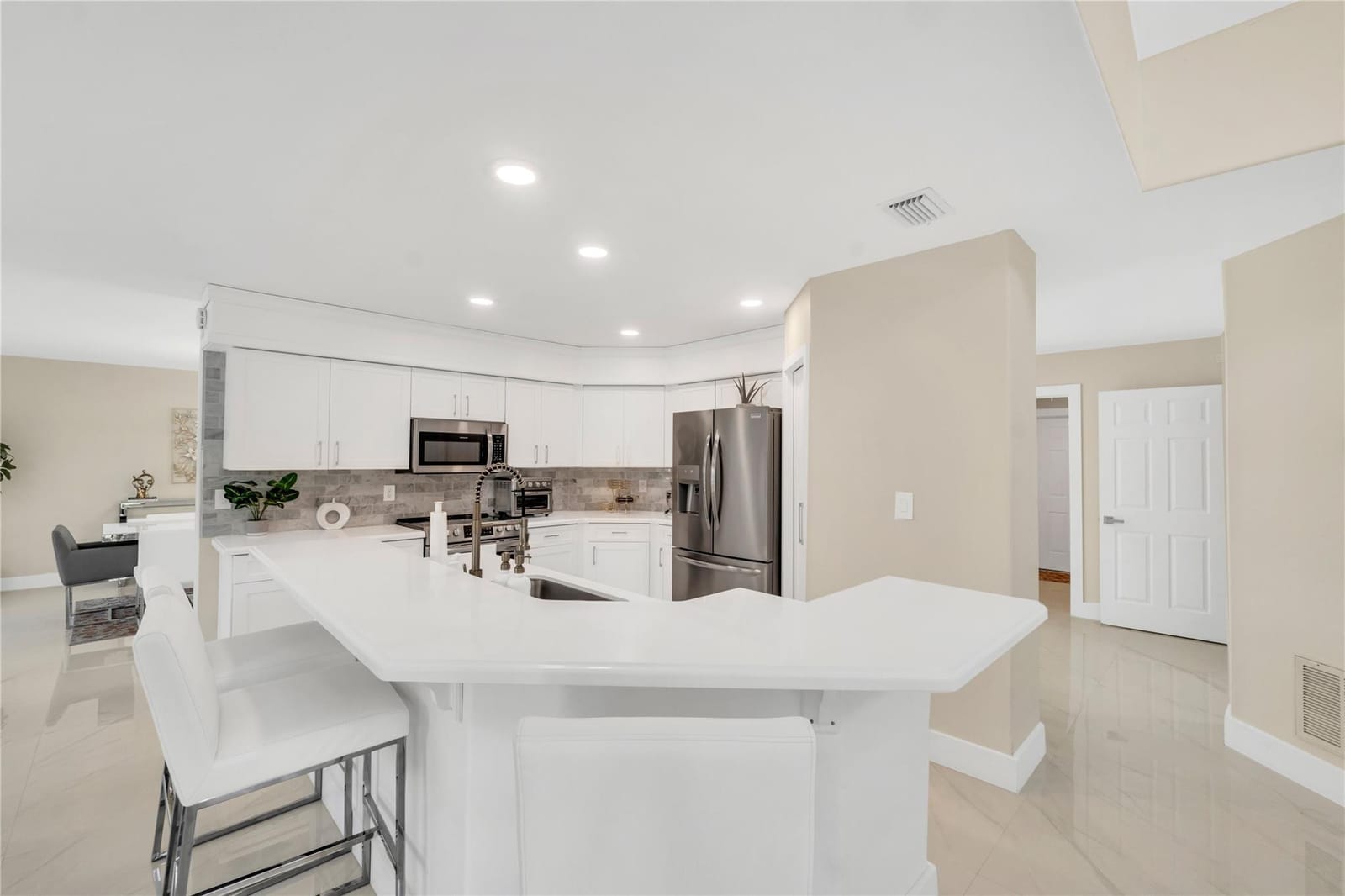 960 NW 201st Terrace, Pembroke Pines, FL 33029 photo 25