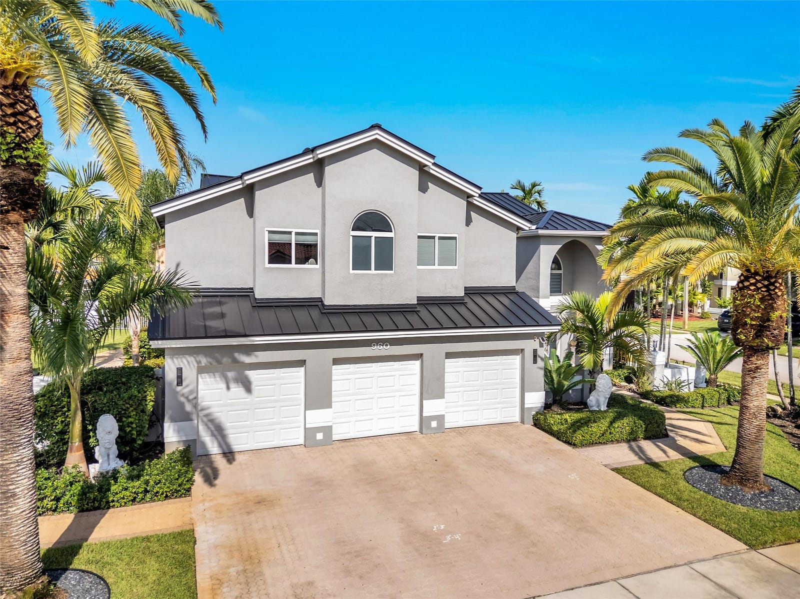 960 NW 201st Terrace, Pembroke Pines, FL 33029