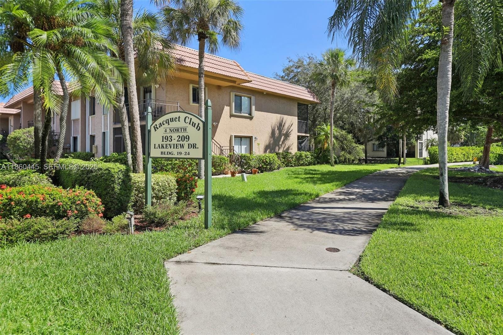 195 Lakeview Drive 105, Weston, FL 33326