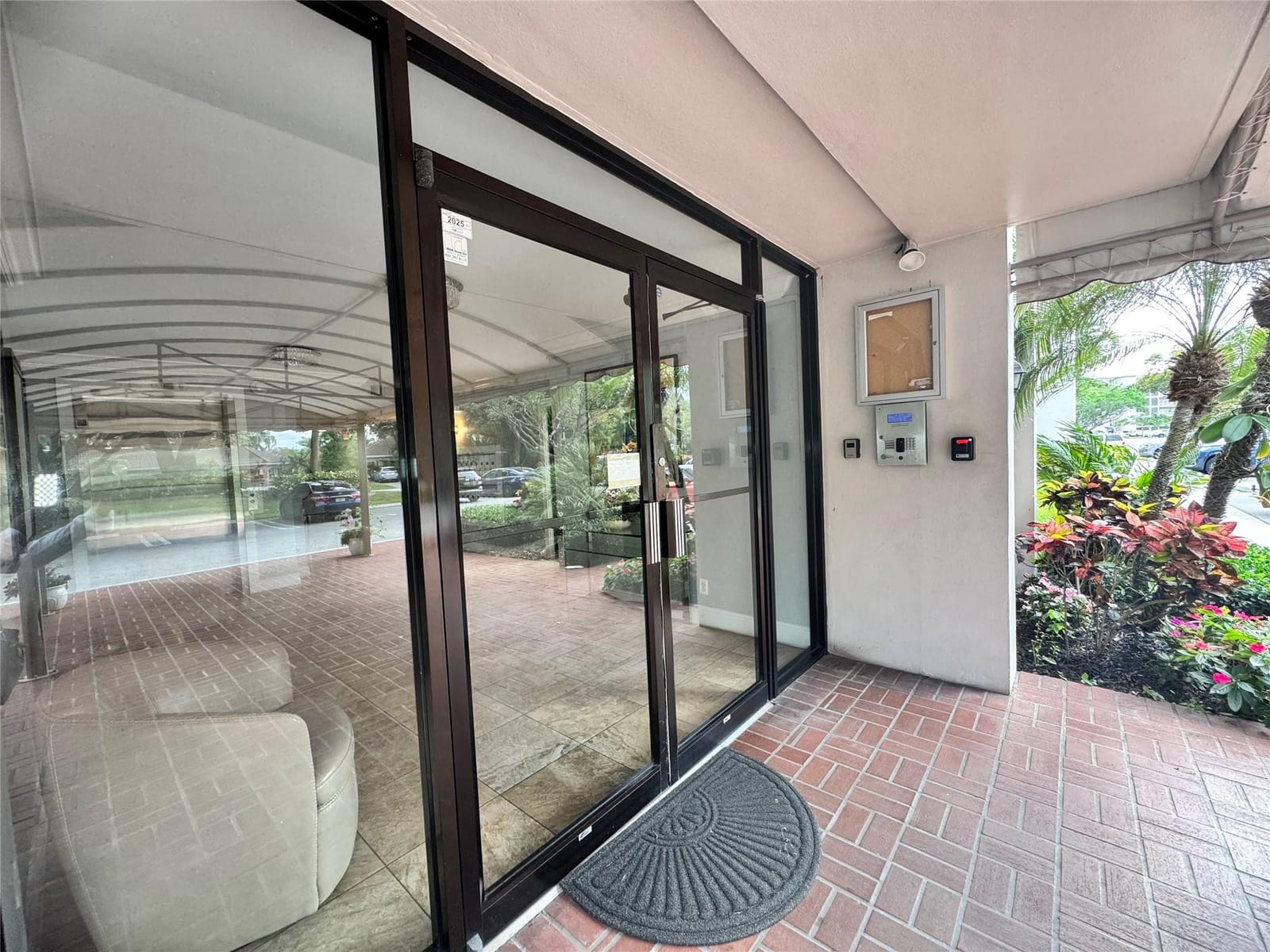 2850 N Palm Aire Drive 207 — photo 2