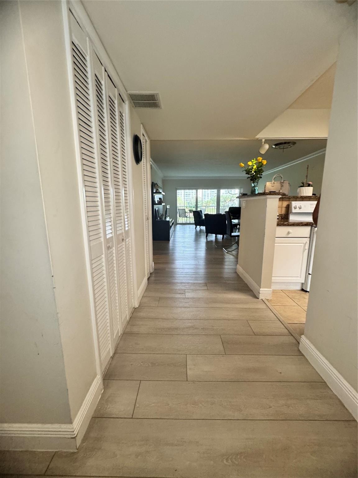 2850 N Palm Aire Drive 207 — photo 11
