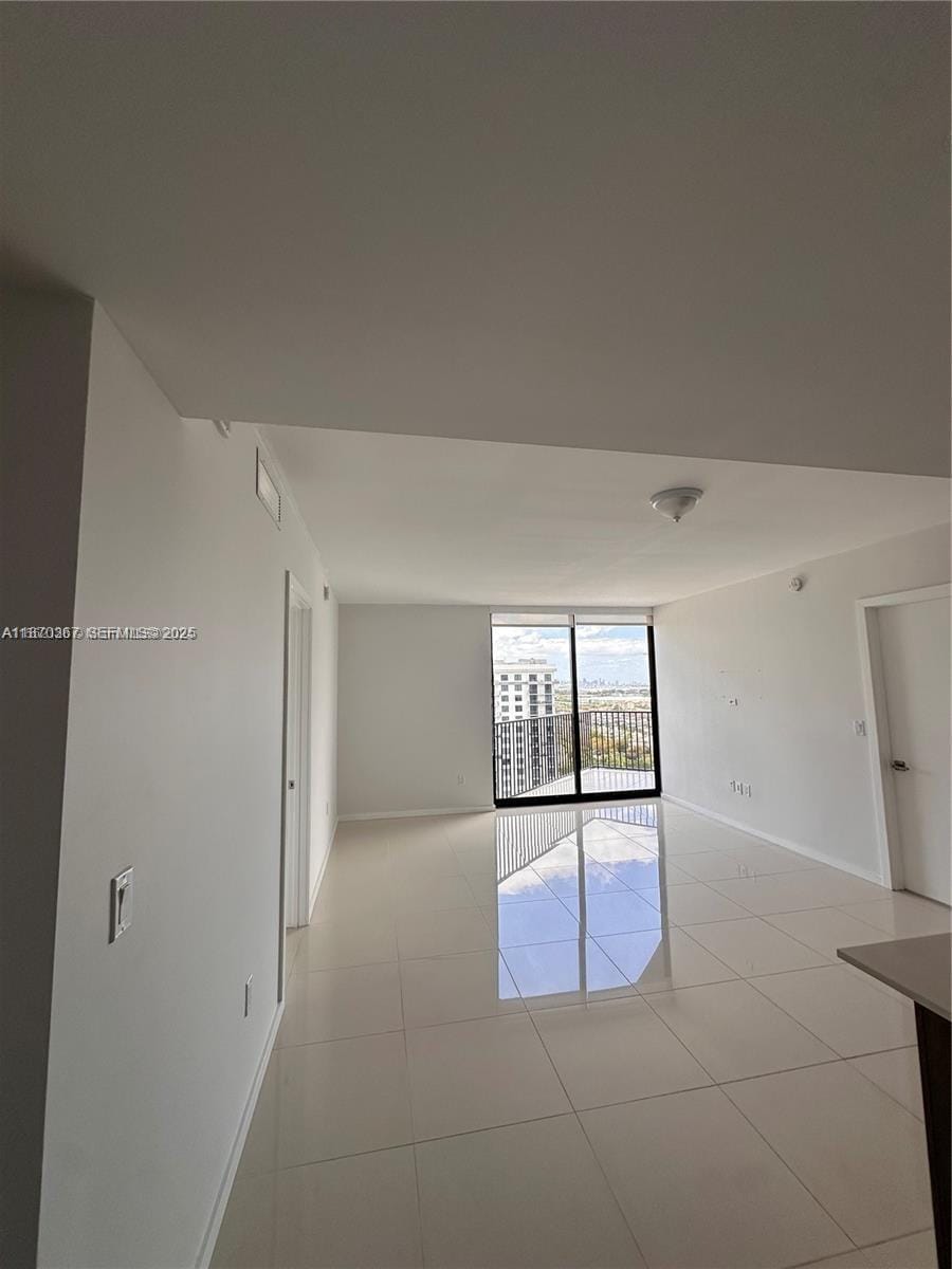 5252 NW 85th Avenue 1909 — photo 10
