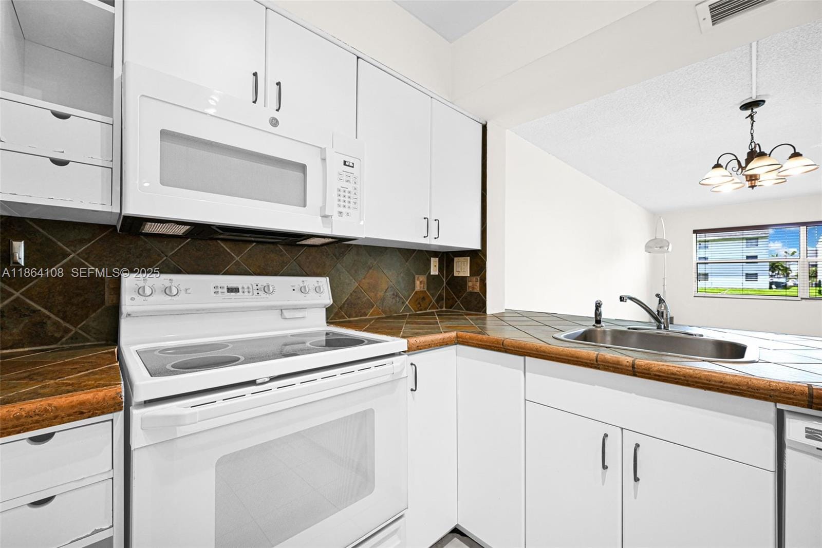 8420 SW 154th Cir Court 512 — photo 2