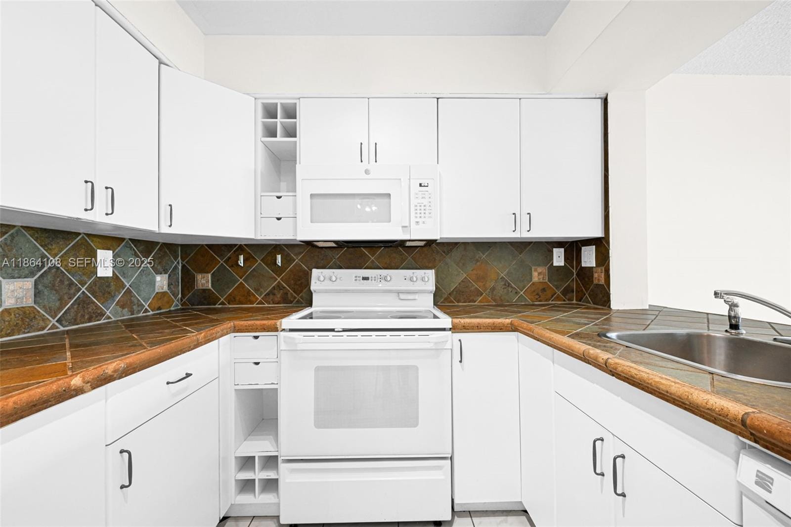 8420 SW 154th Cir Court 512 — photo 3