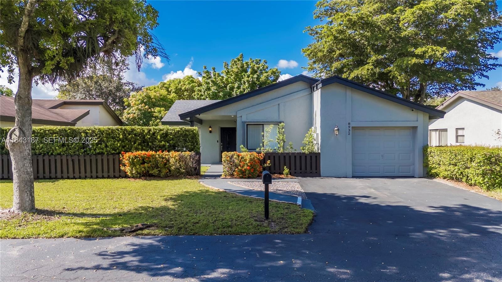8932 NW 9th Place, Plantation, FL 33324