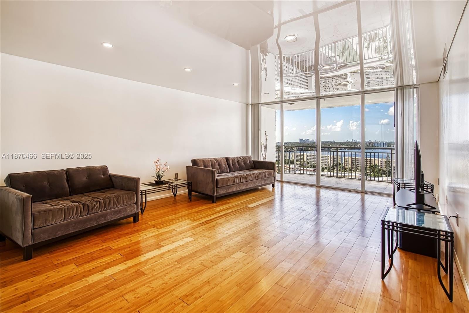 18021 Biscayne Boulevard 1604 — photo 3
