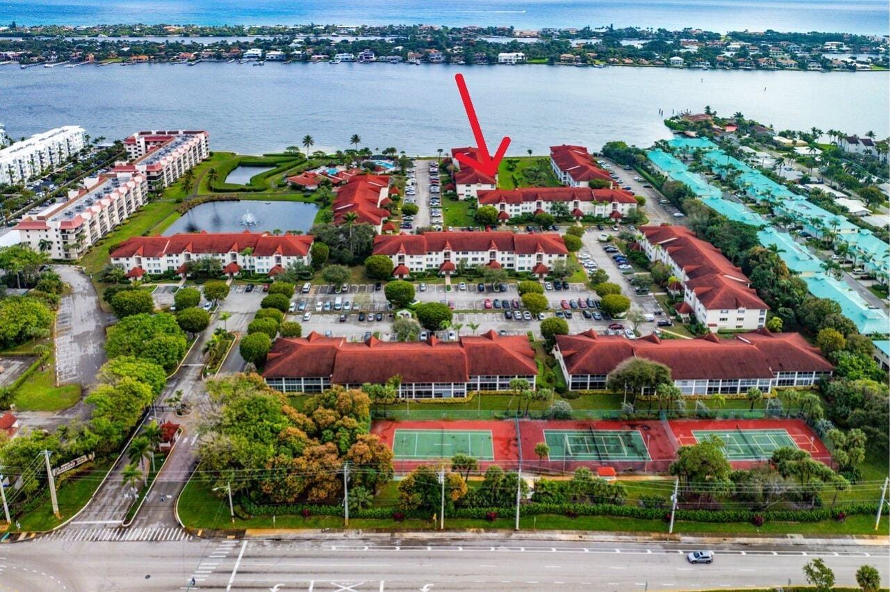109 Half Moon Circle G3, Hypoluxo, FL 33462 photo 2