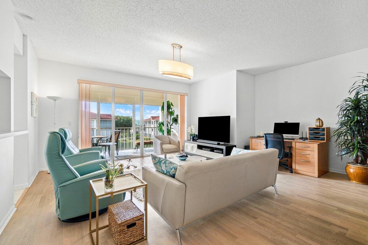 109 Half Moon Circle G3, Hypoluxo, FL 33462 photo 16