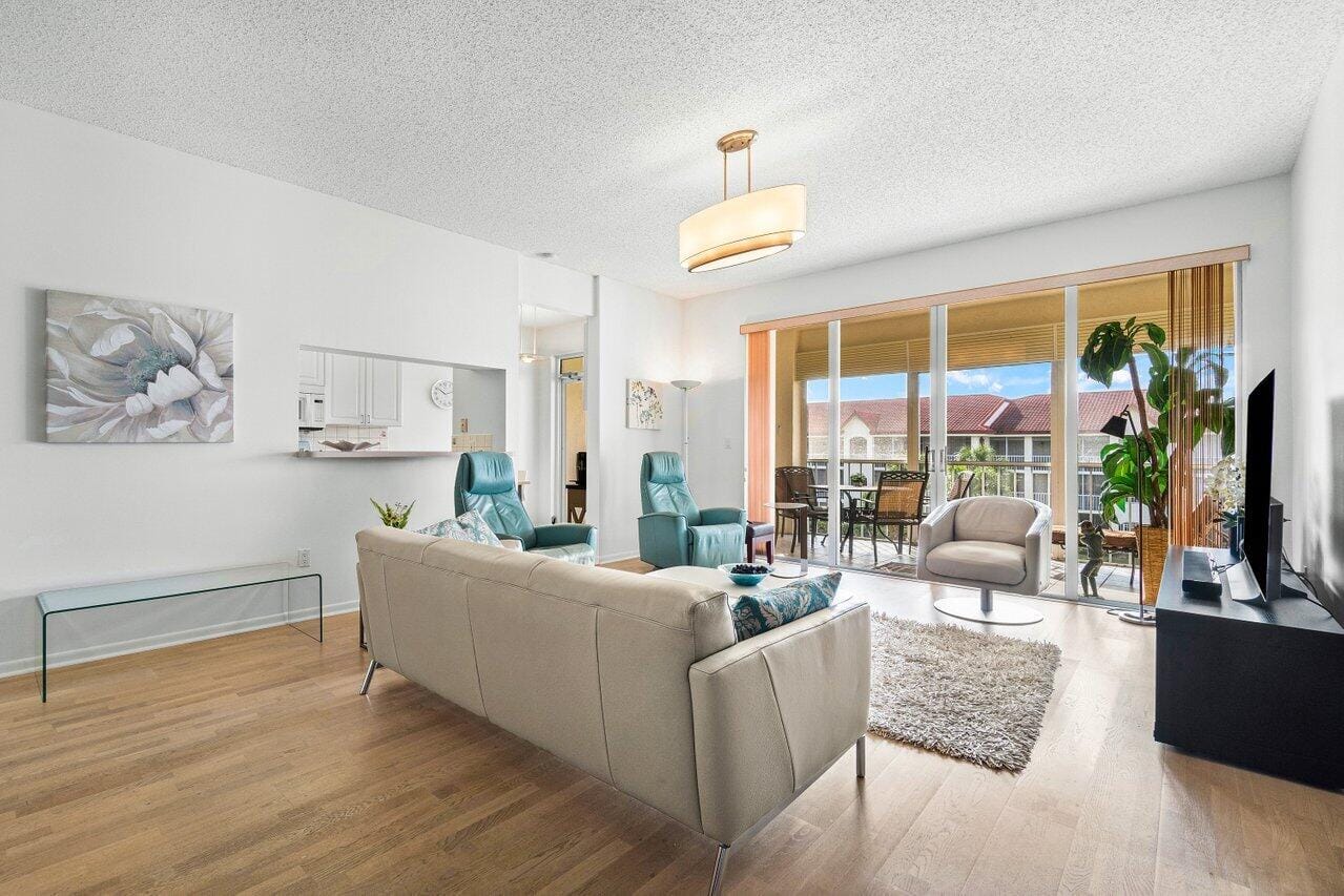 109 Half Moon Circle G3, Hypoluxo, FL 33462 photo 17