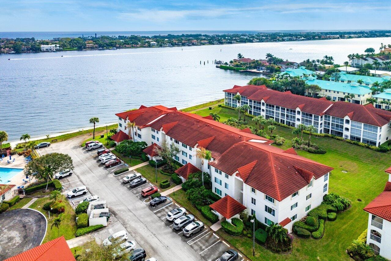 109 Half Moon Circle G3, Hypoluxo, FL 33462 photo 3