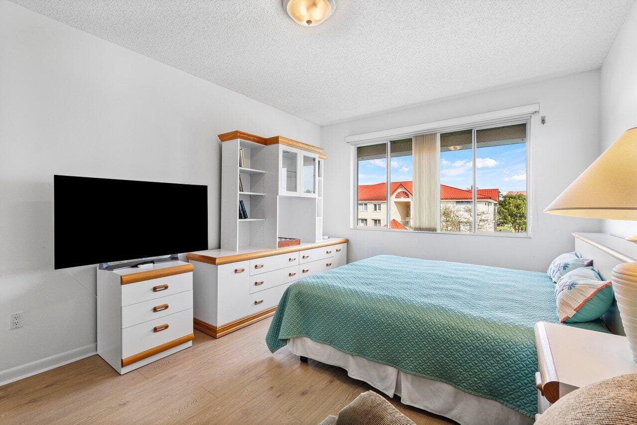 109 Half Moon Circle G3, Hypoluxo, FL 33462 photo 29