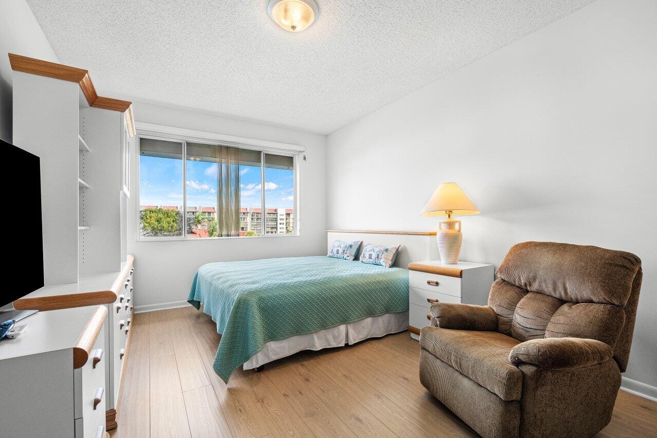 109 Half Moon Circle G3, Hypoluxo, FL 33462 photo 30