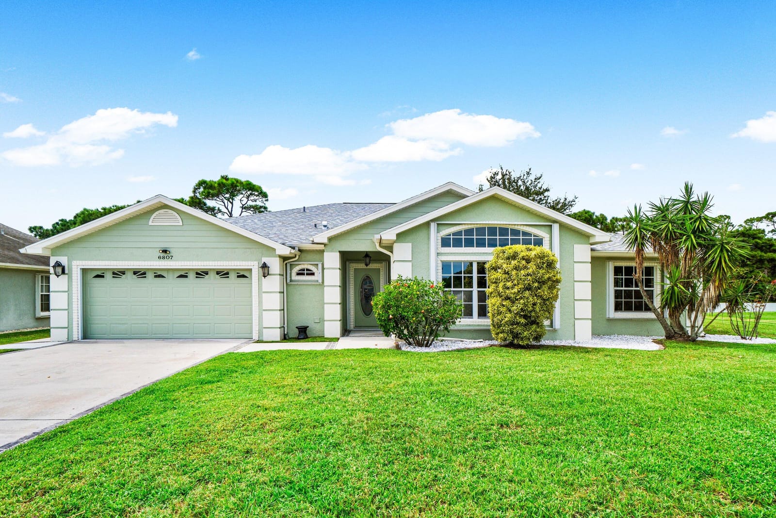 6807 Shelley Terrace, Port St. Lucie, FL 34952