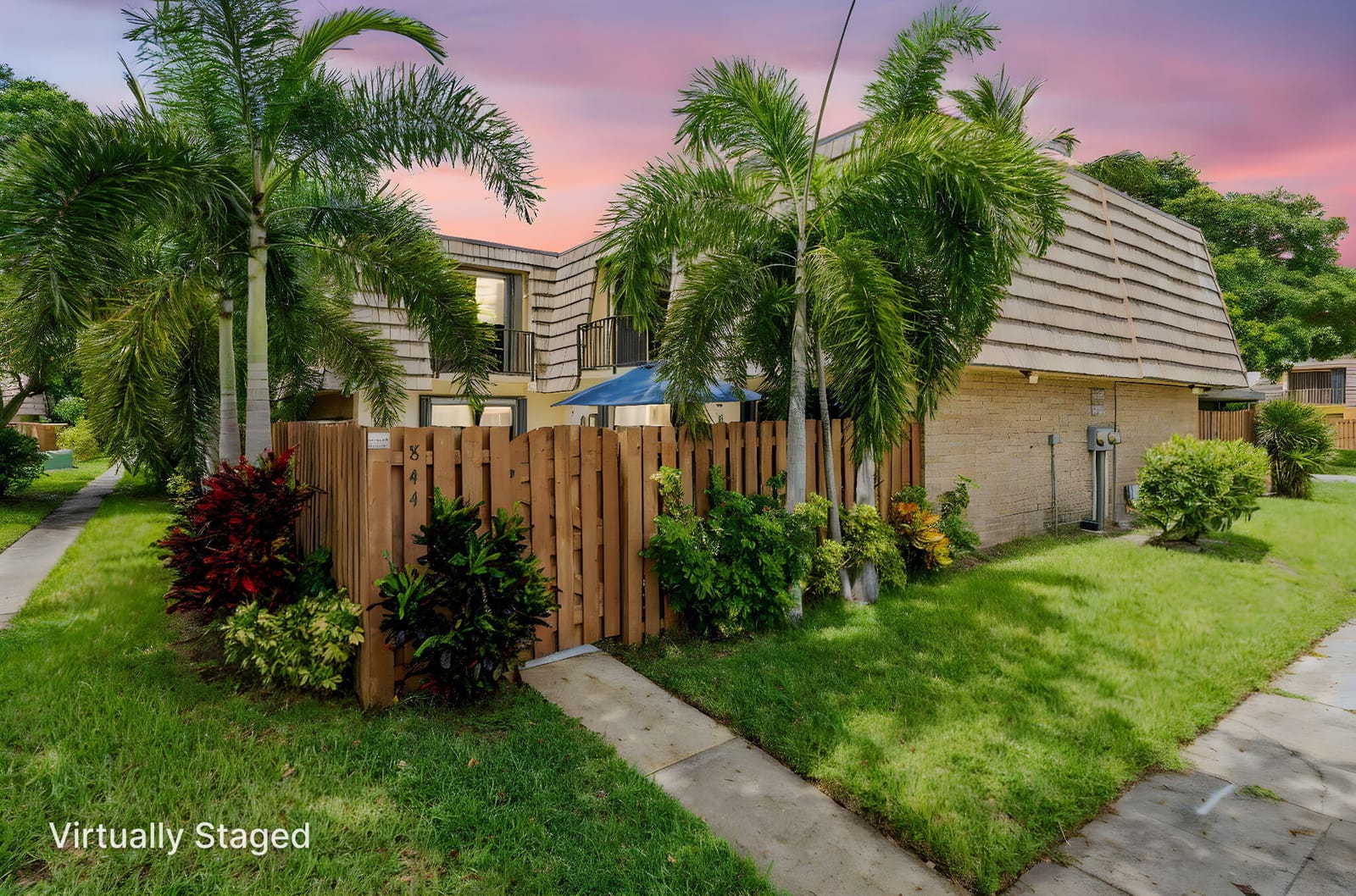 844 Springdale Circle, Palm Springs, FL 33461