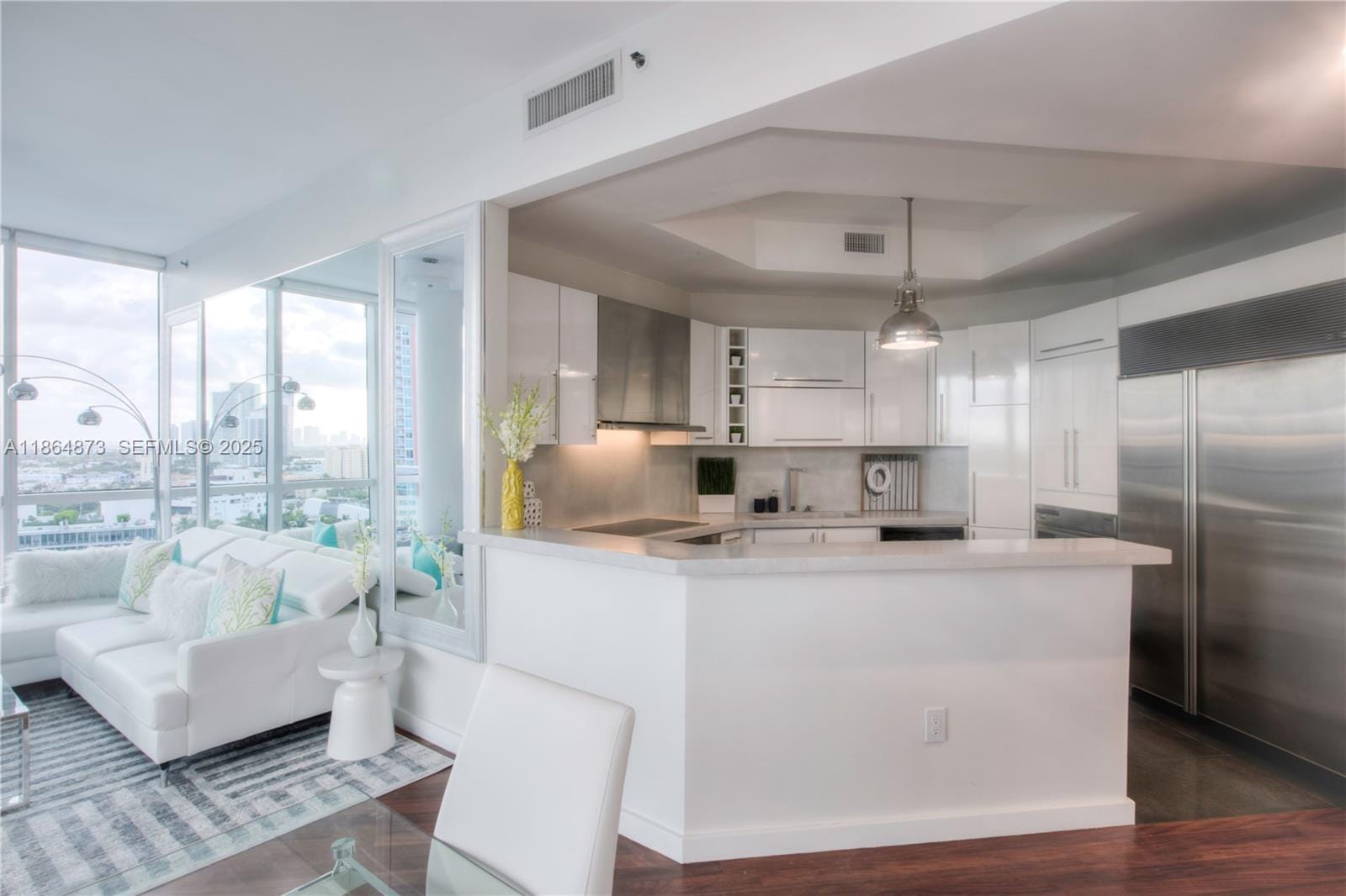 100 S Pointe Drive 1501 — photo 5