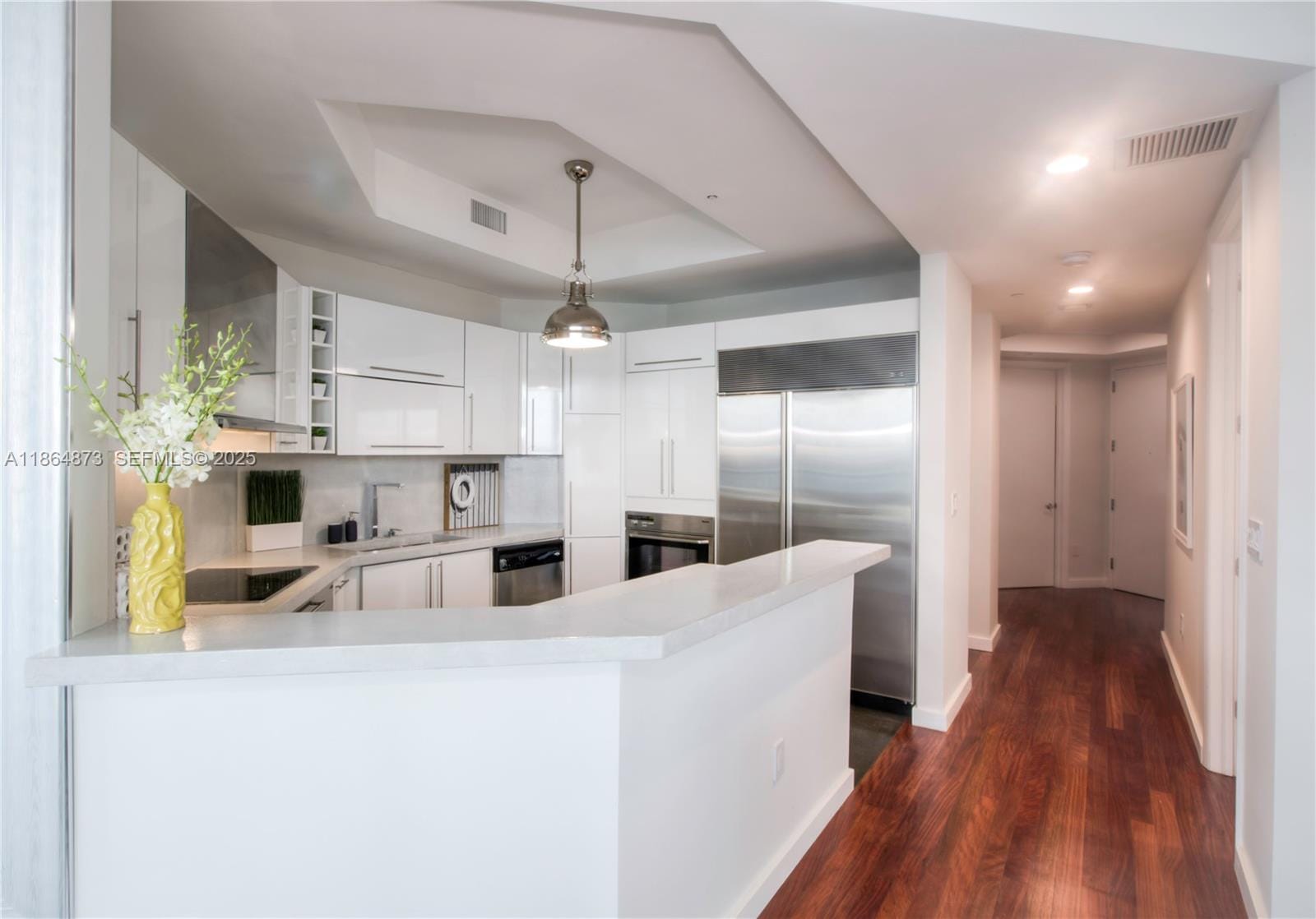 100 S Pointe Drive 1501 — photo 6