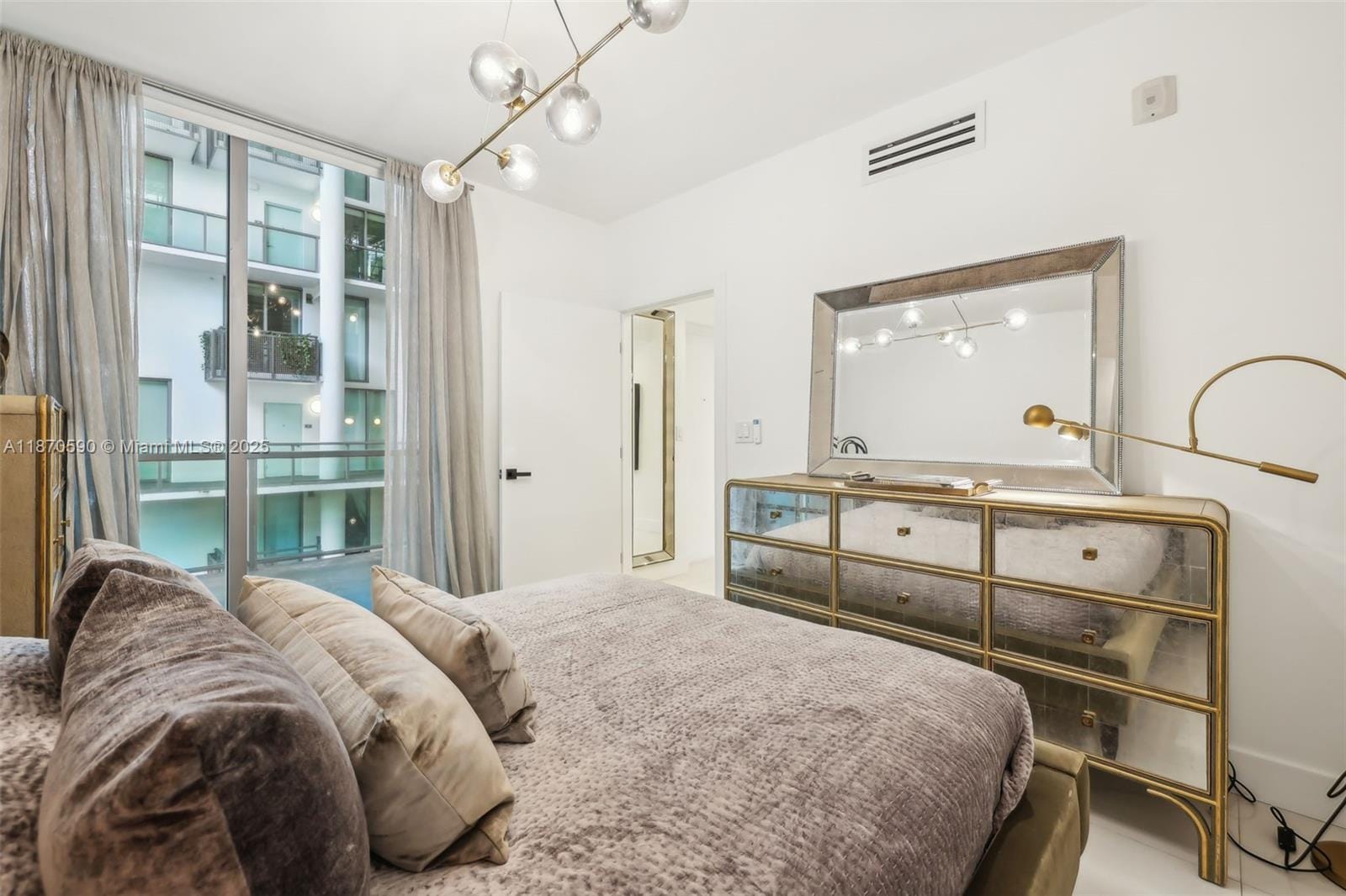 6000 Collins Avenue 304, Miami Beach, FL 33140 photo 28