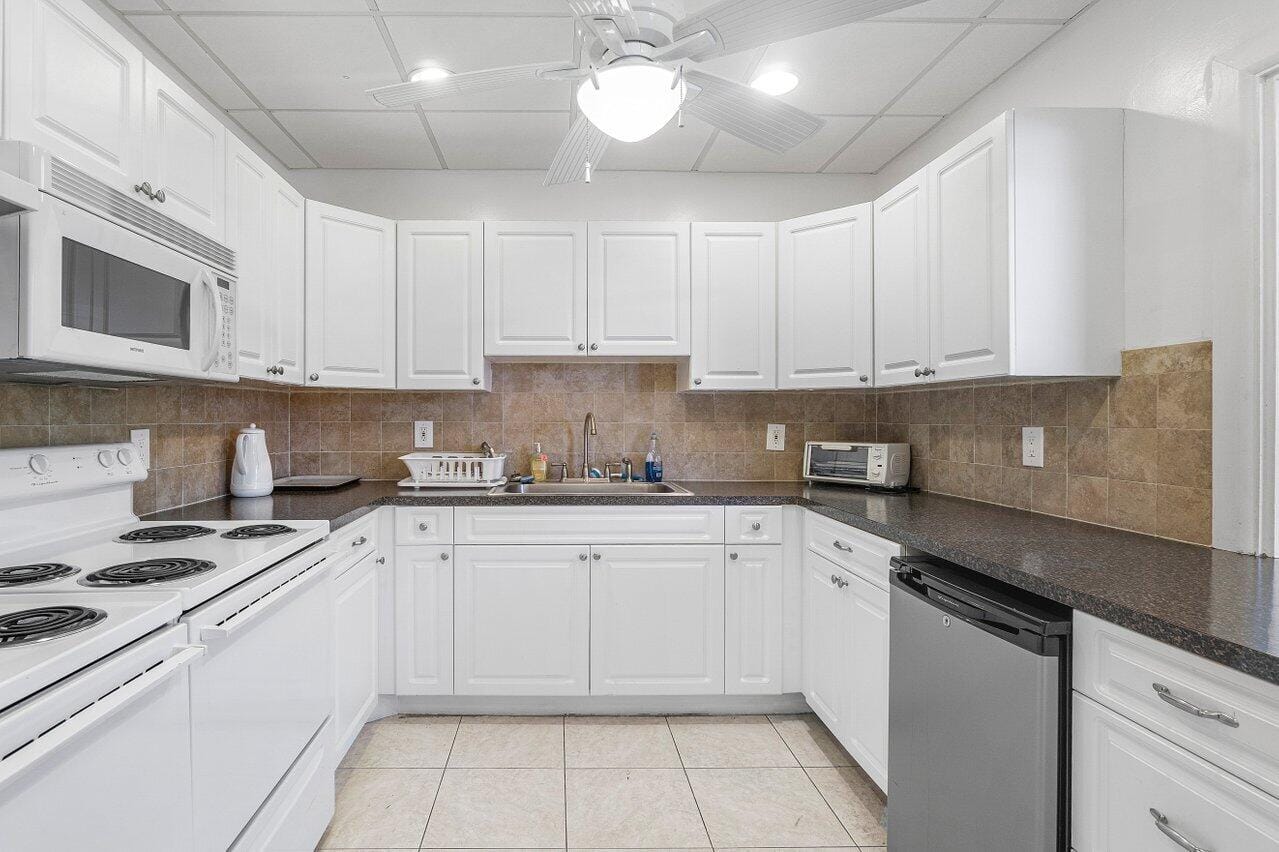 2191 NE 1st Court Apt 106, Boynton Beach, FL 33435 photo 21