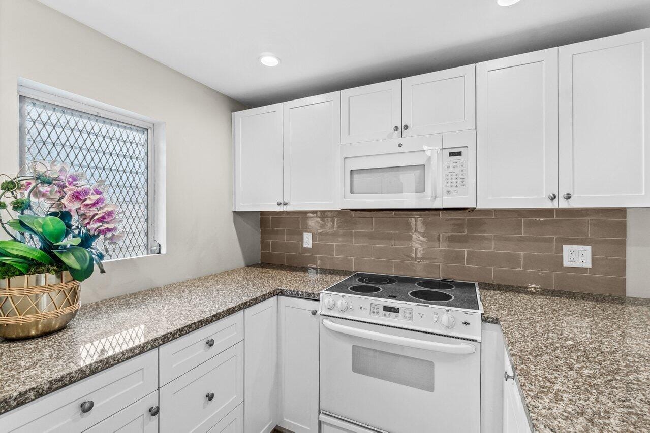 2191 NE 1st Court Apt 106 — photo 4