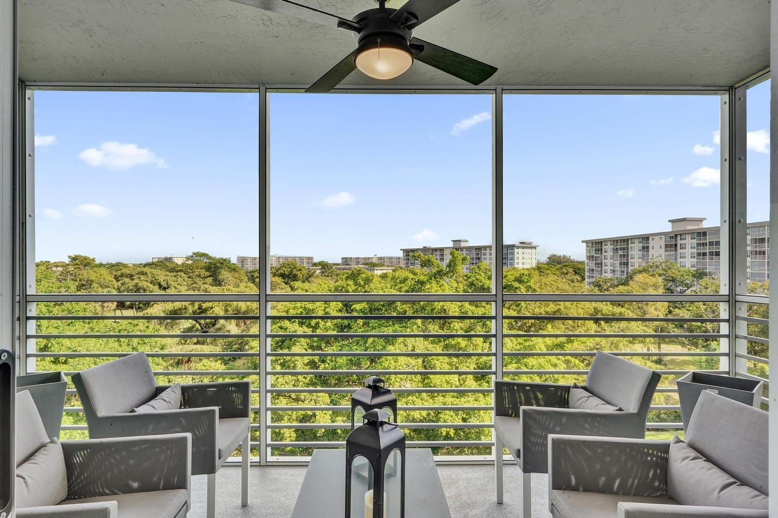 4015 W Palm Aire Drive 702 — photo 7