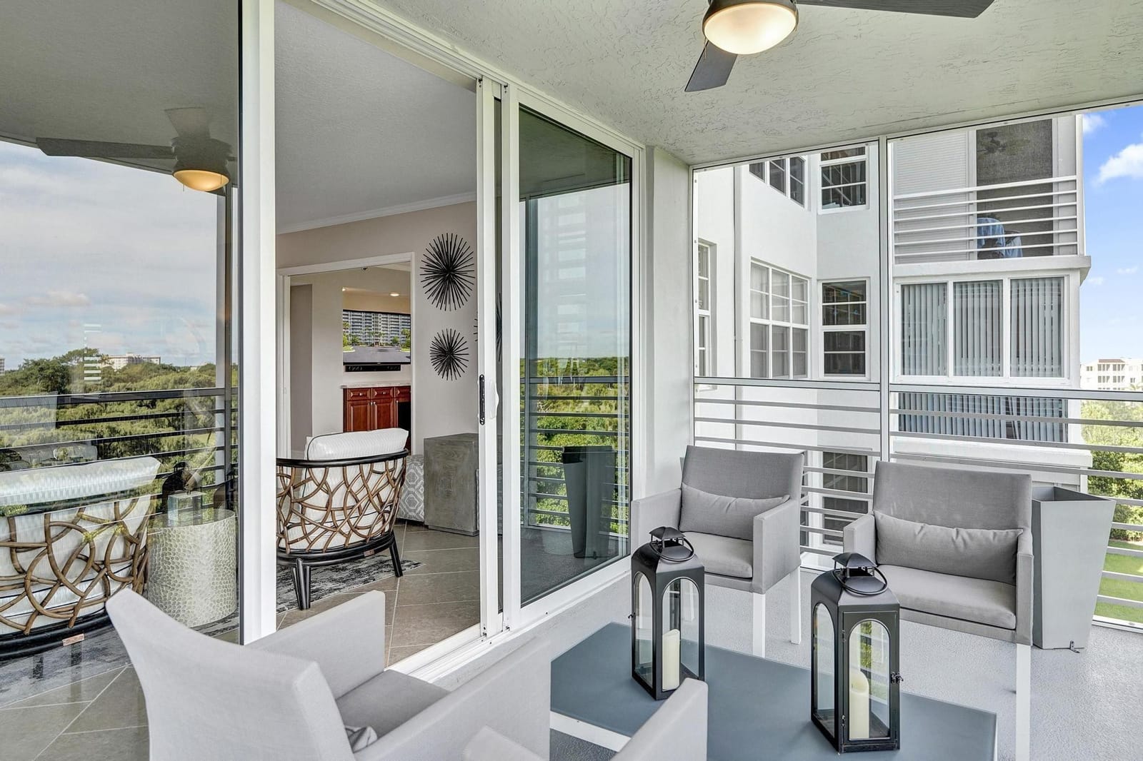 4015 W Palm Aire Drive 702 — photo 8