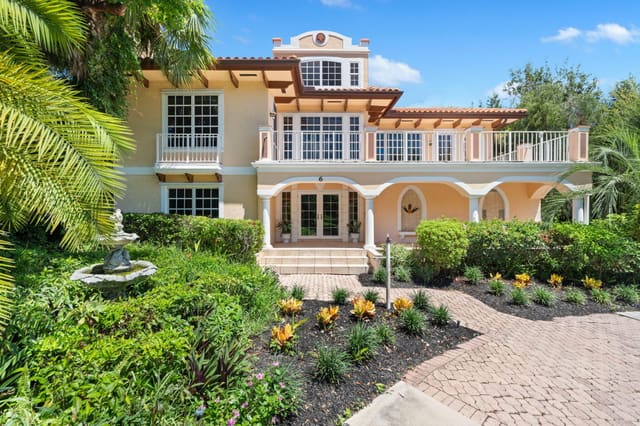 6 Castle Hill Way, sold in Castle Hill, Stuart, FL