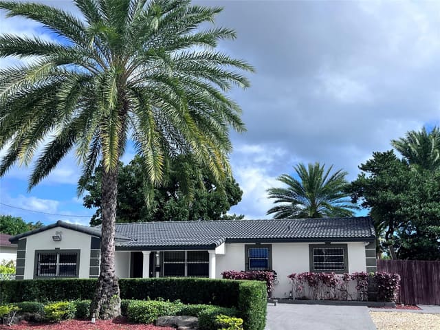 1425 S 25th Avenue, sold in Belmar Amended, Hollywood, FL