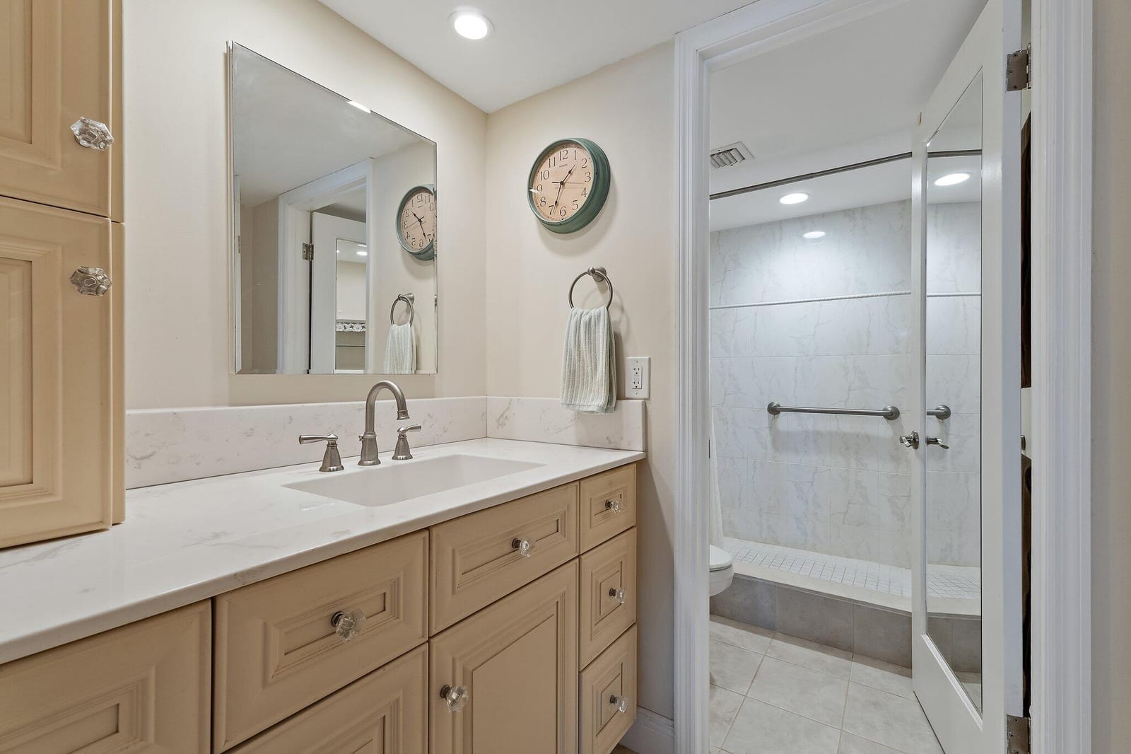 36 Yacht Club Drive 402, North Palm Beach, FL 33408 photo 23