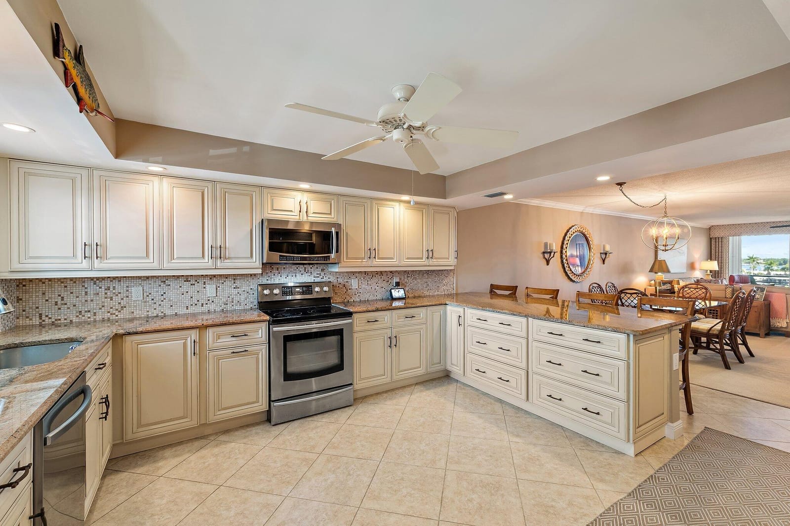 36 Yacht Club Drive 402 — photo 9