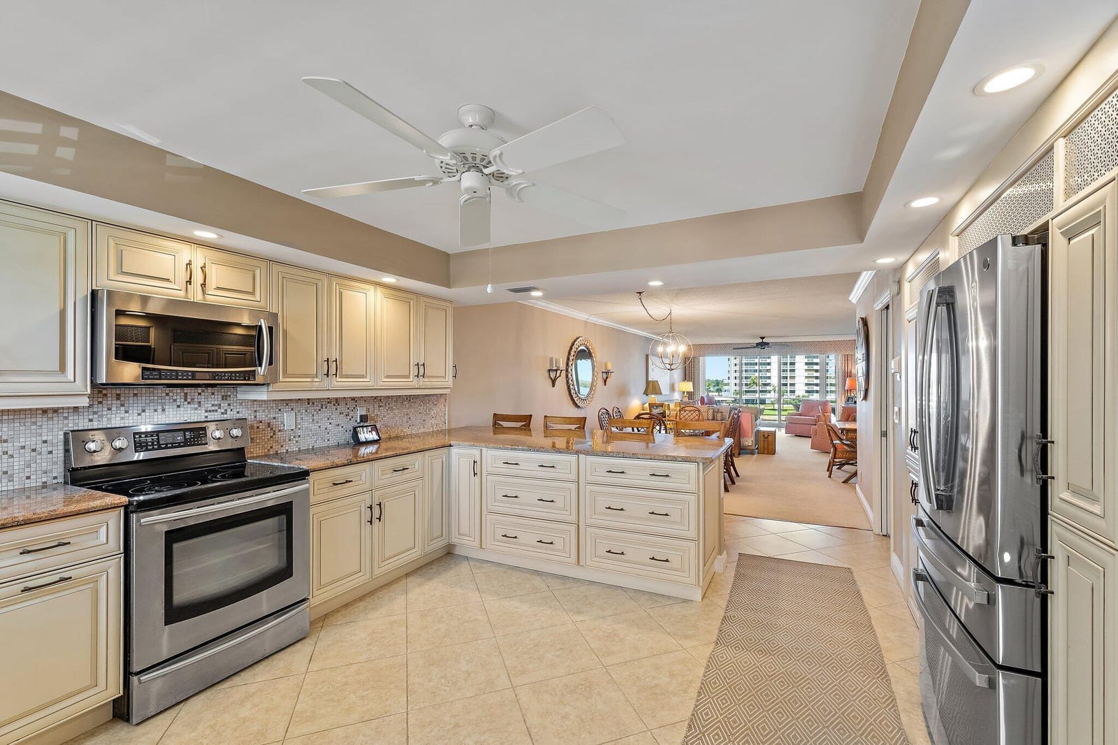 36 Yacht Club Drive 402 — photo 10