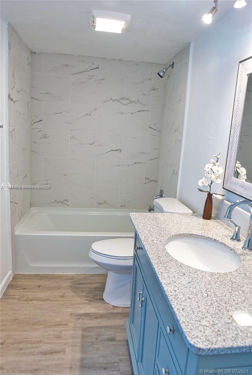 6890 N Kendall Drive B406 — photo 8