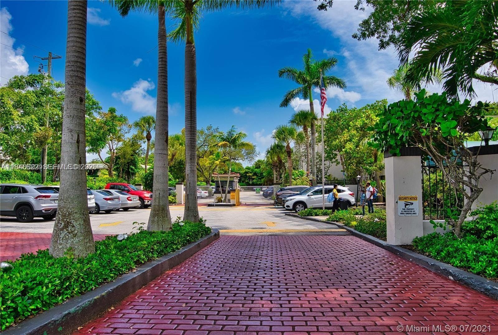 6890 N Kendall Drive B406 — photo 10