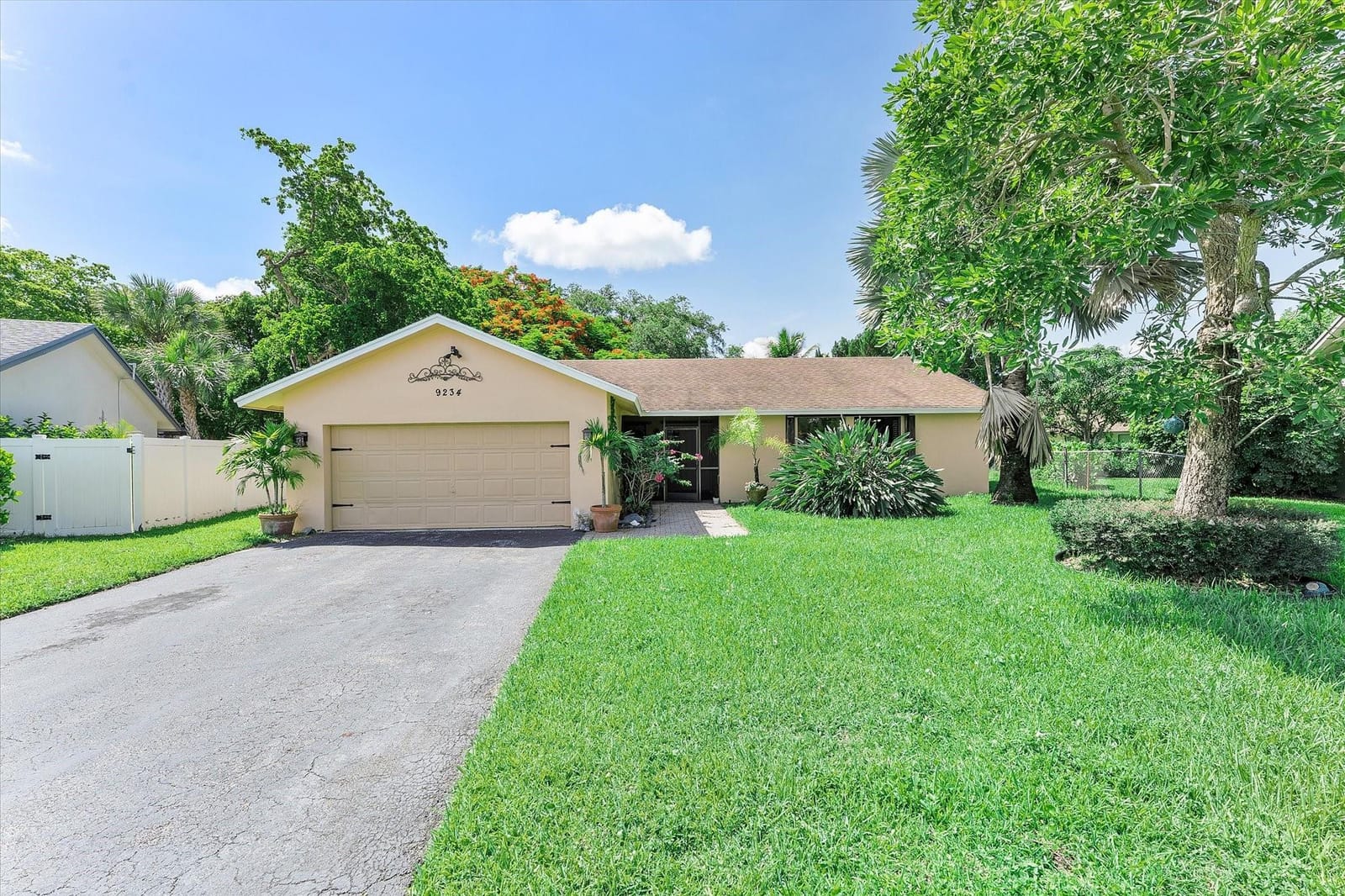 9234 Southampton Place — photo 2