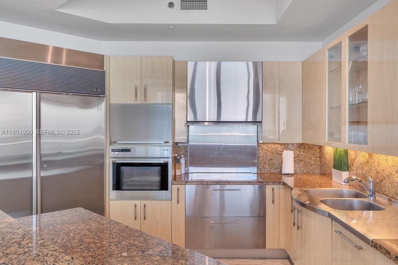 100 S Pointe Drive 2208, Miami Beach, FL 33139 photo 10
