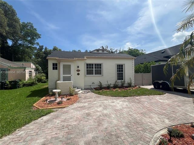 6218 SW 56th Street, South Miami, FL 33155