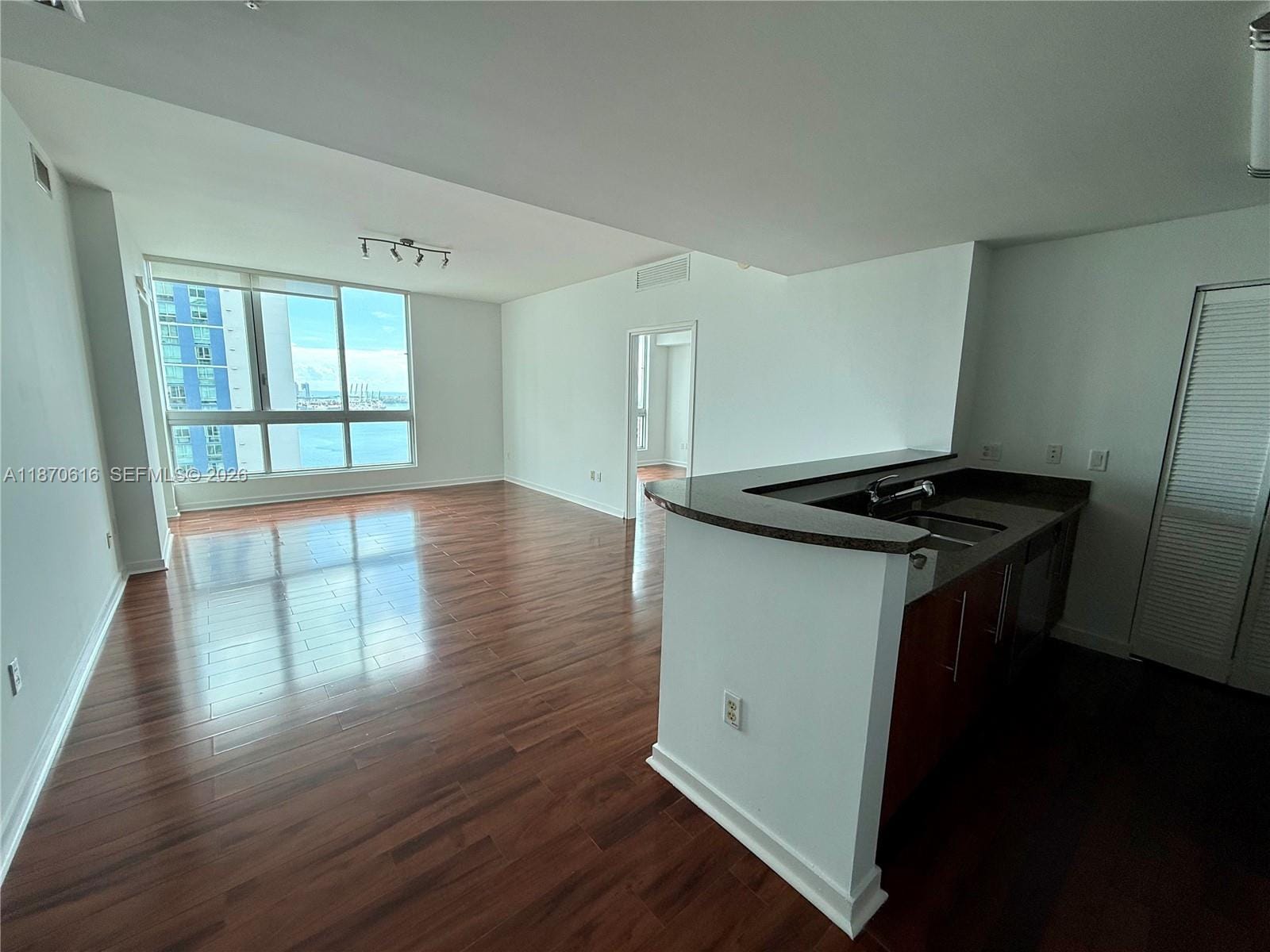 300 S Biscayne Boulevard 3014, Miami, FL 33131 photo 5