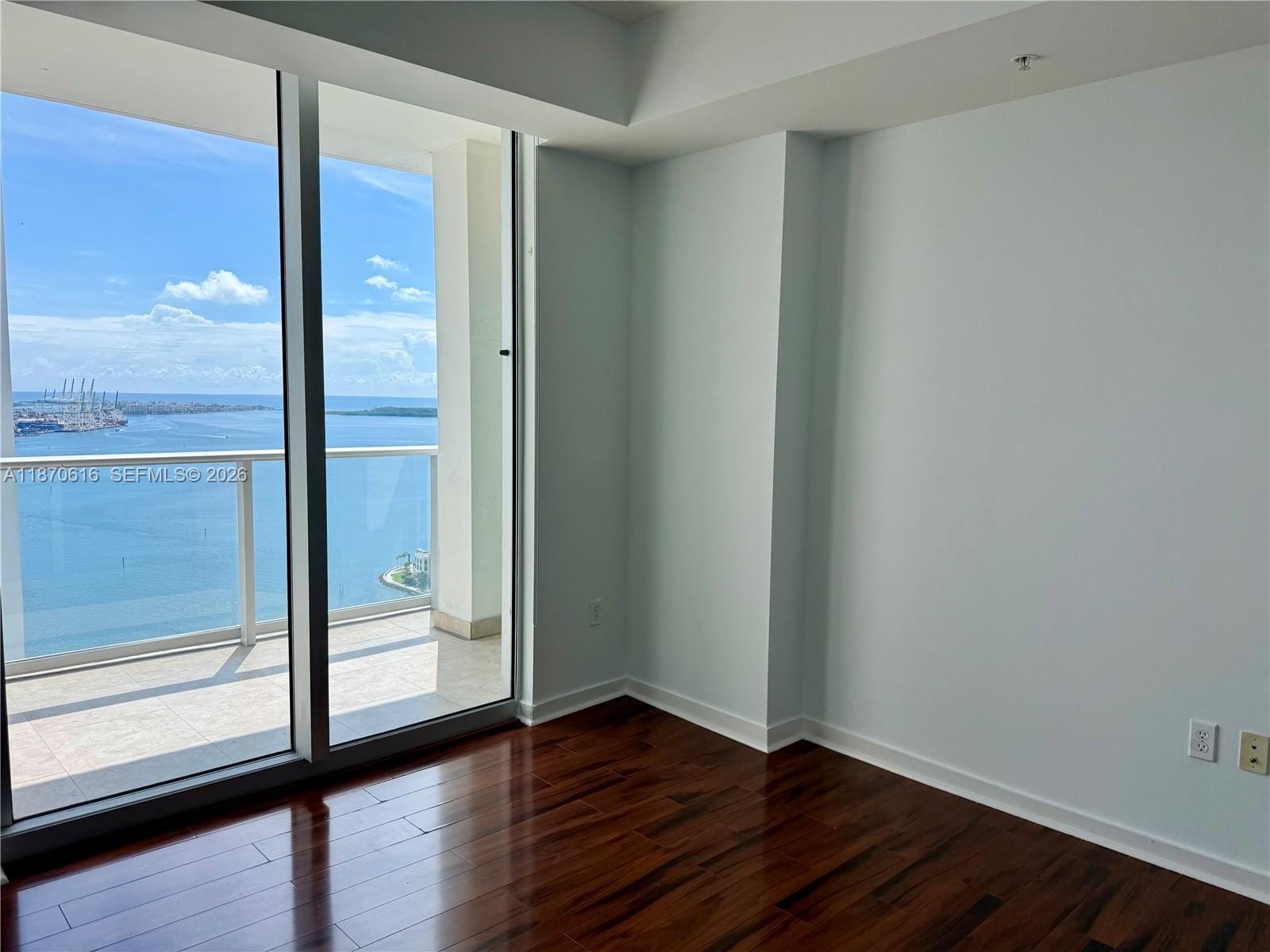 300 S Biscayne Boulevard 3014, Miami, FL 33131 photo 9