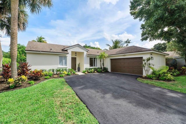 4061 NW 54th Court, sold in Winston Park Sec Two A, Coconut Creek, FL