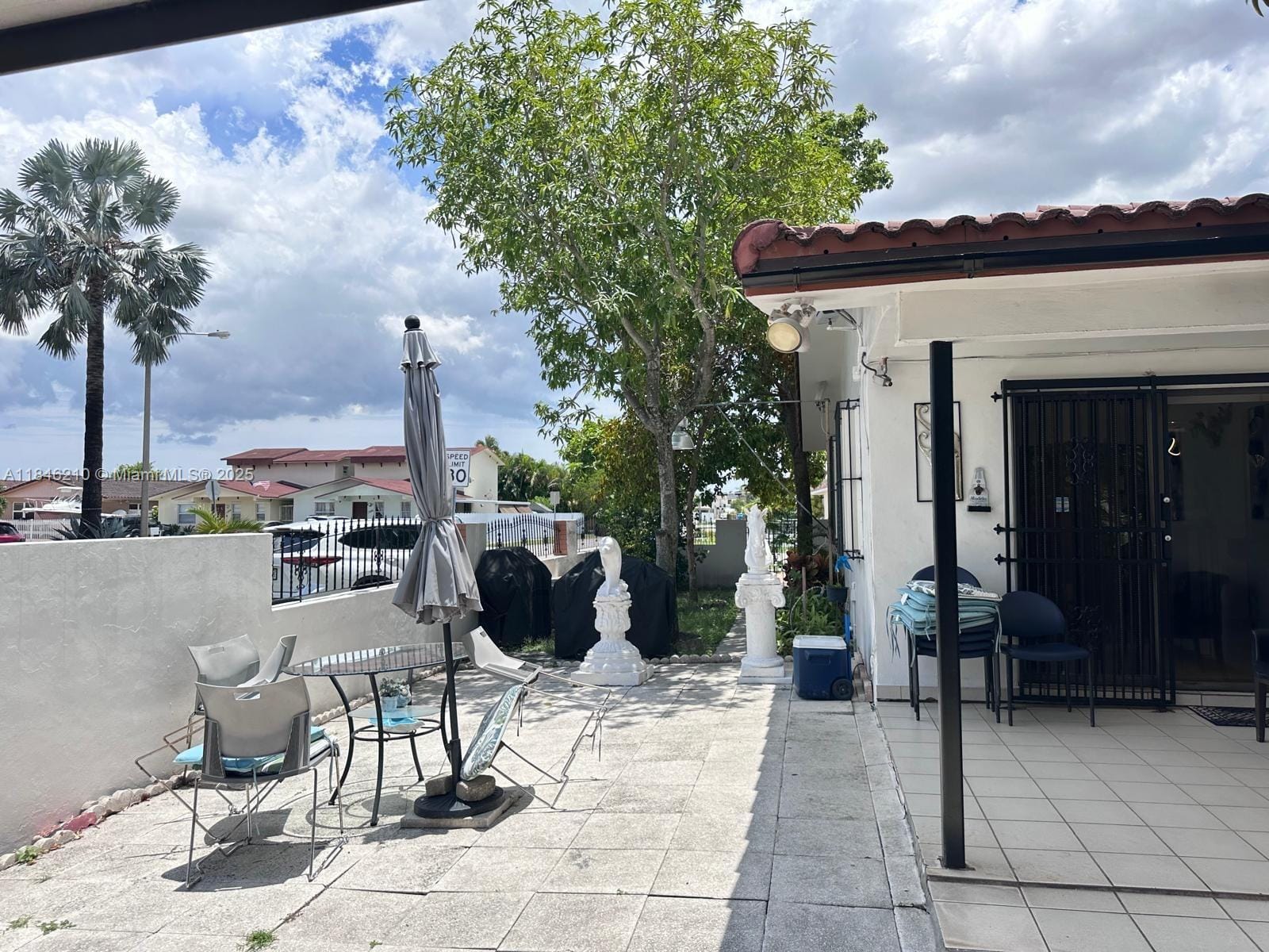 1405 W 38th Place, Hialeah, FL 33012 photo 16