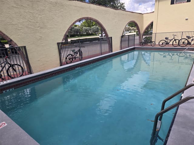 10701 Royal Palm Boulevard 14, sold in Villa Madrid, Coral Springs, FL