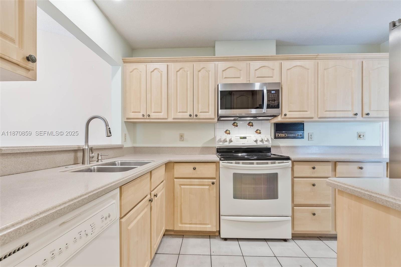 11362 SW 87th Terrace, Miami, FL 33173 photo 4