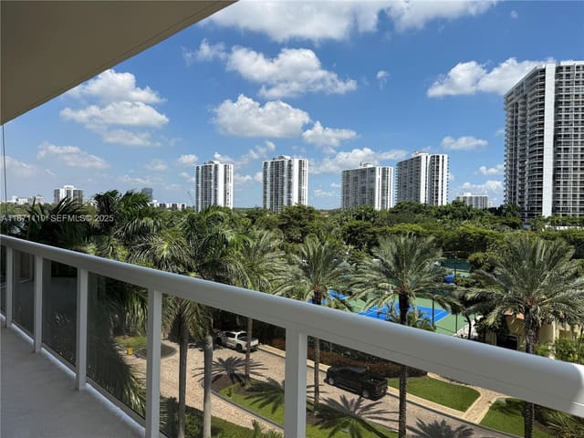 20185 E Country Club Drive 510, The Landmark, Aventura, FL