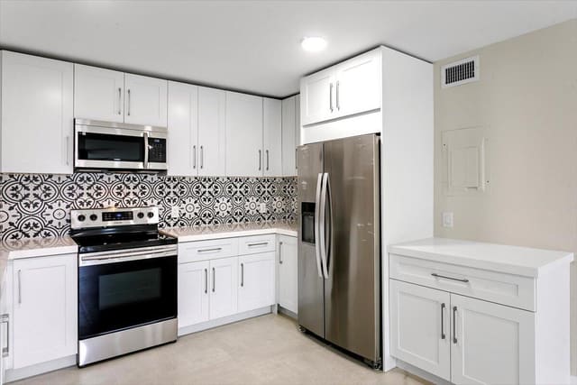 700 Waterside Drive, Hypoluxo, FL 33462