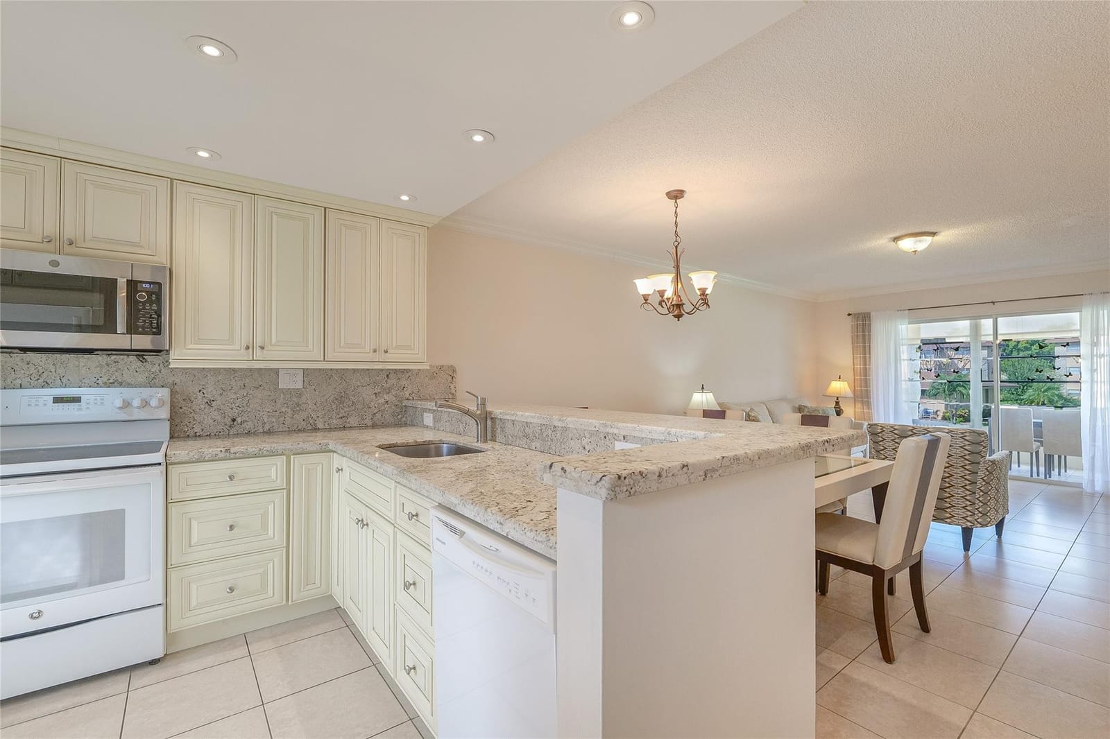 5071 W Oakland Park Boulevard 204, Lauderdale Lakes, FL 33313 photo 16