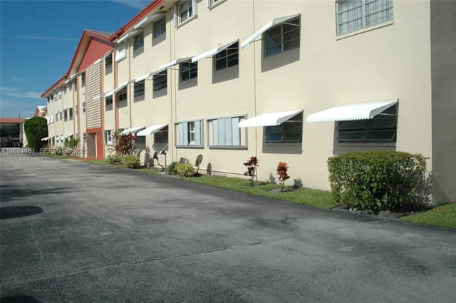 5300 Washington Street Q307, Beverly Hills Condo Numbe, Hollywood, FL