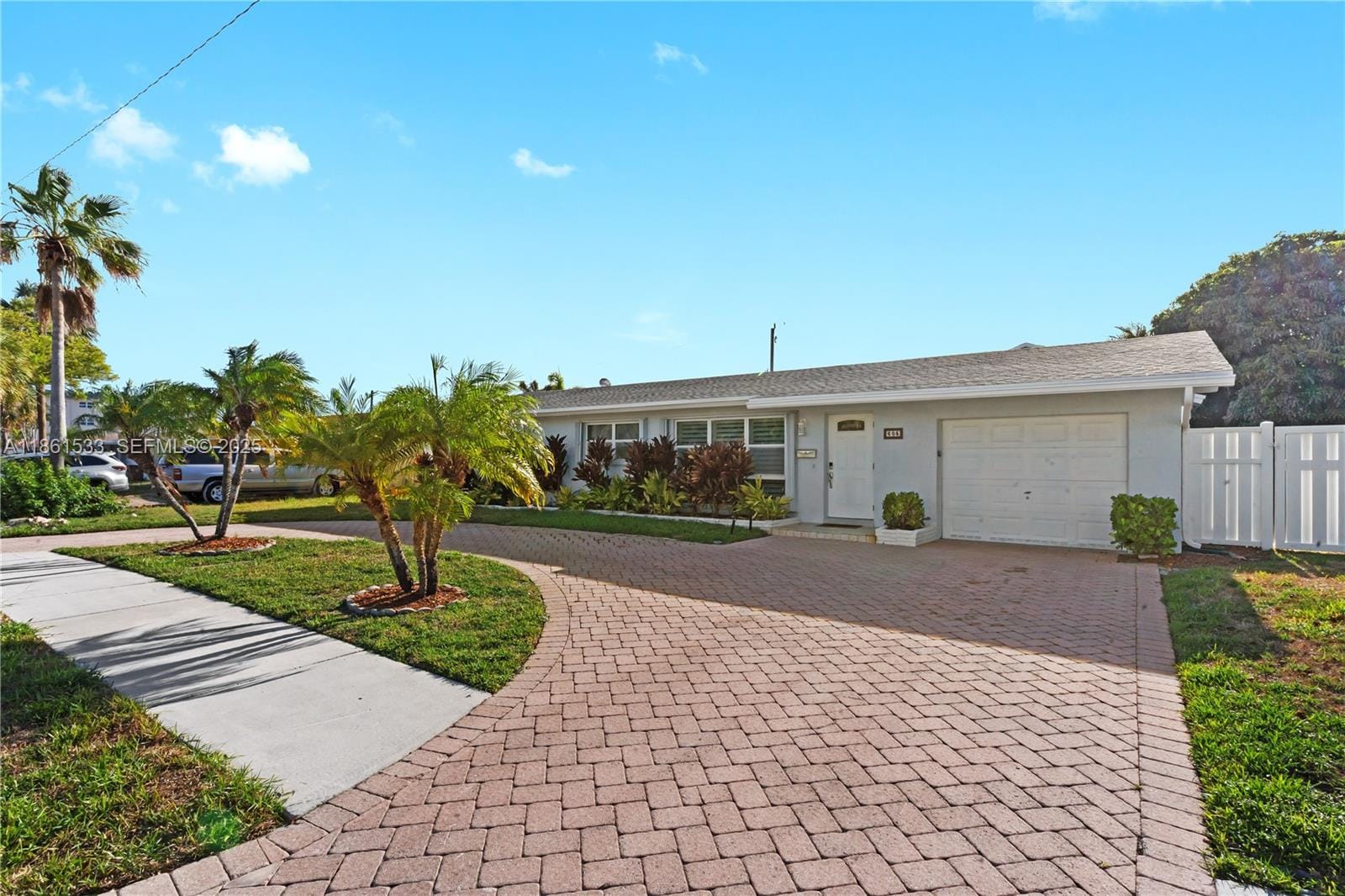 605 SE 8th Avenue, Deerfield Beach, FL 33441 photo 1